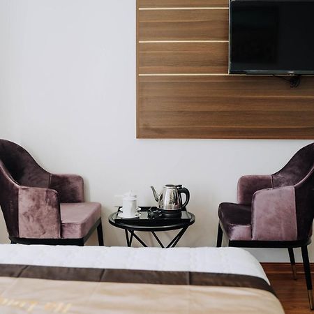 Beach Hotel Ha Long Bagian luar foto